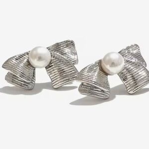NWT Silver Pearl Bow Earrings
